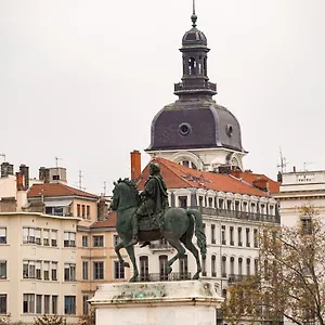 Appartement Dify Petit - Place Bellecour, Lyon