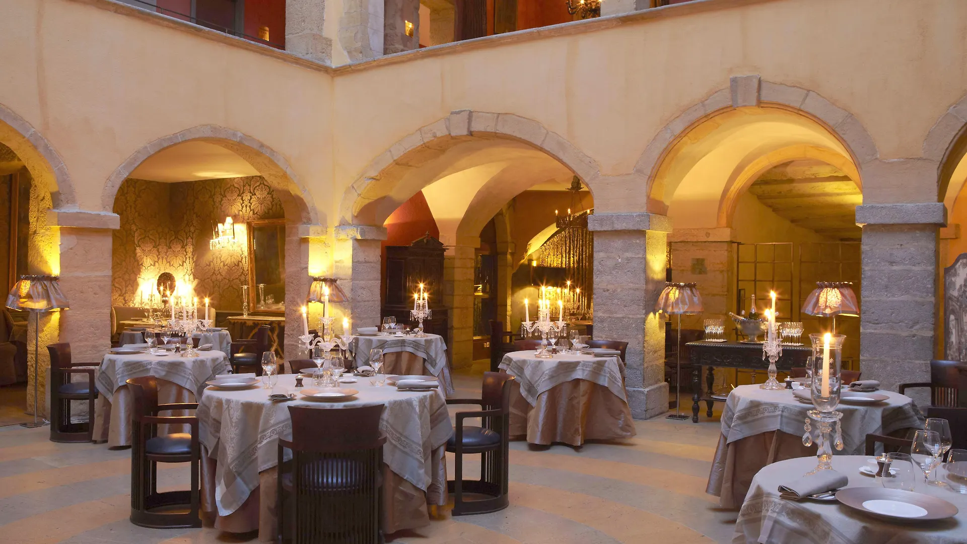 Cour Des Loges Lyon, A Radisson Collection Hotel France