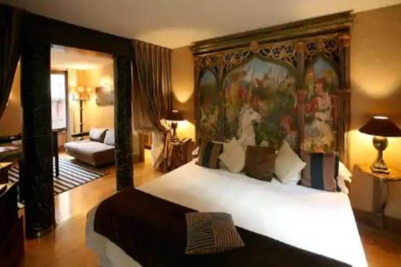 Cour des Loges Lyon, a Radisson Collection Hotel