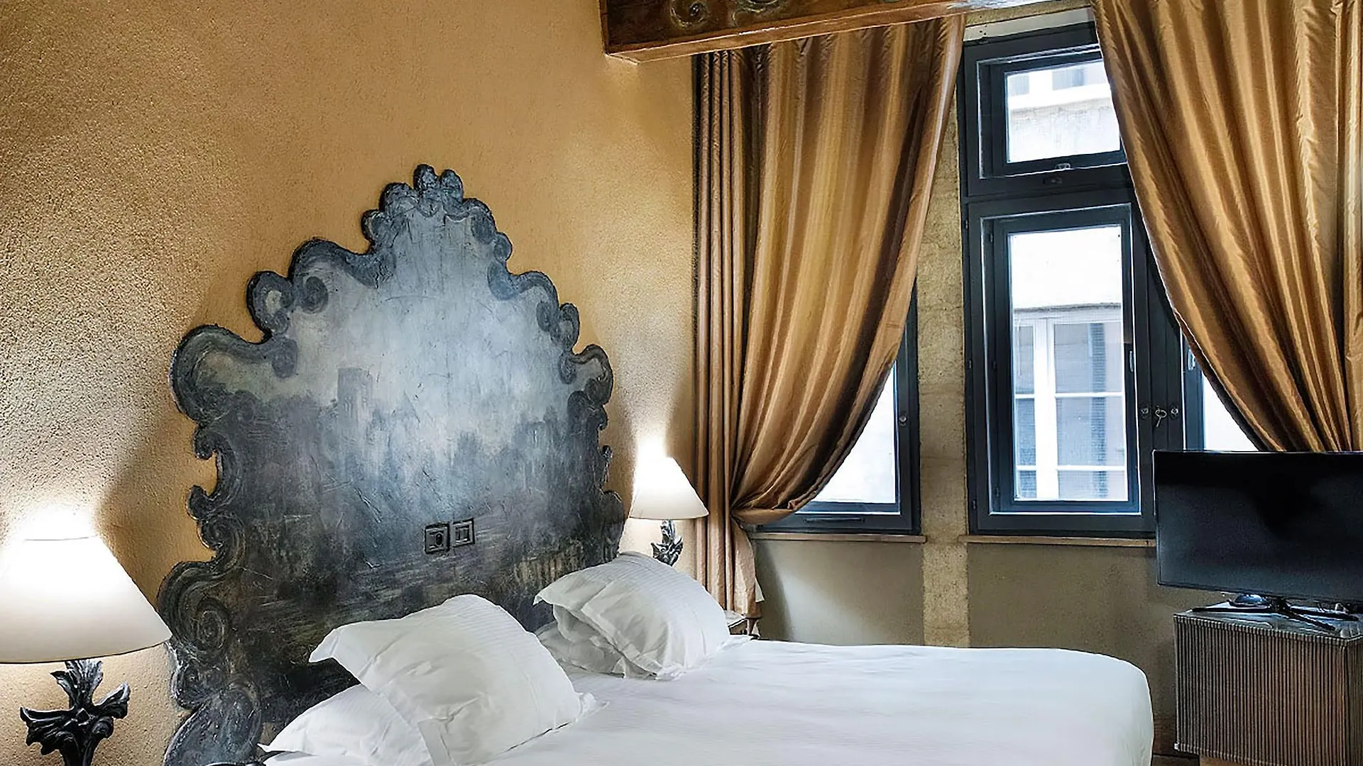 Cour des Loges Lyon, a Radisson Collection Hotel Lyon
