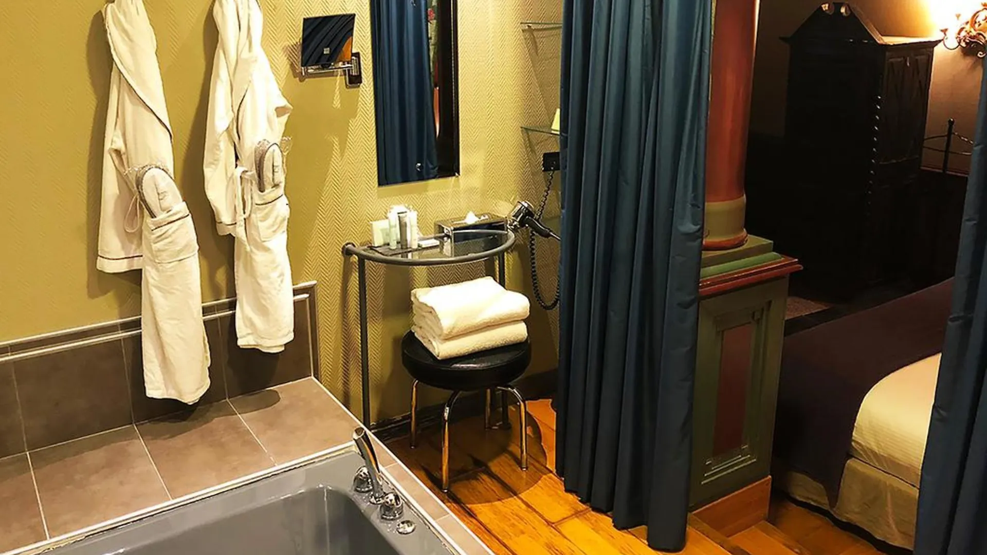 *****  Cour des Loges Lyon, a Radisson Collection Hotel France