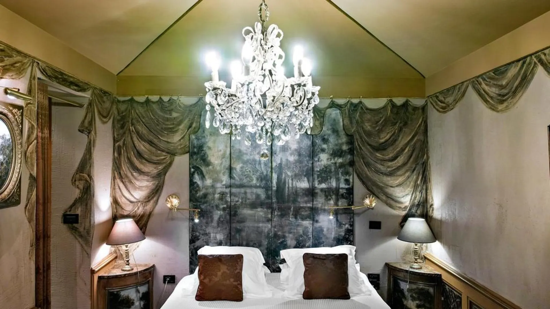 Cour des Loges Lyon, a Radisson Collection Hotel 5*, Lyon France