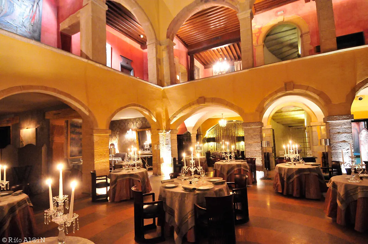 Cour des Loges Lyon, a Radisson Collection Hotel  Lyon